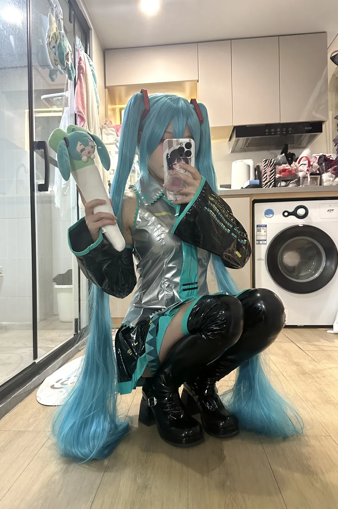 初音未来cos, VOCALOID, C服测评, 漆皮涤纶, 漆皮过膝靴 - 第5张