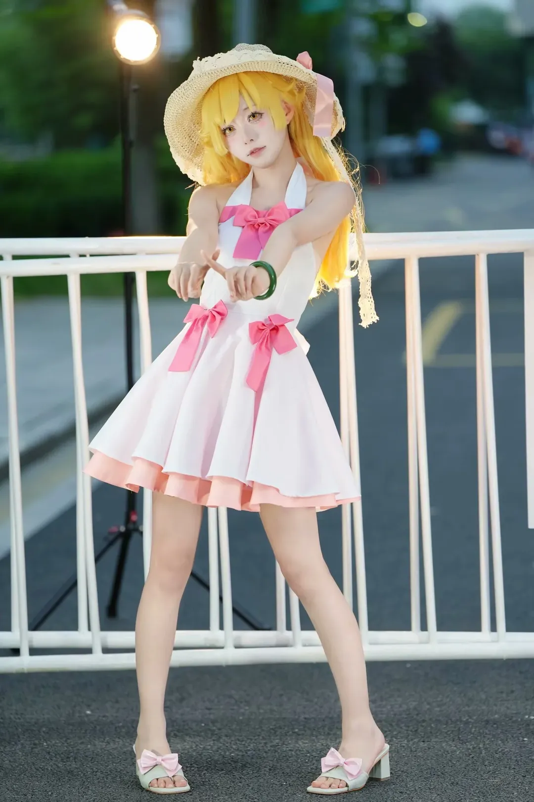 户外写真, 忍野忍cos, 化物语, 金发少女, 夏日外景