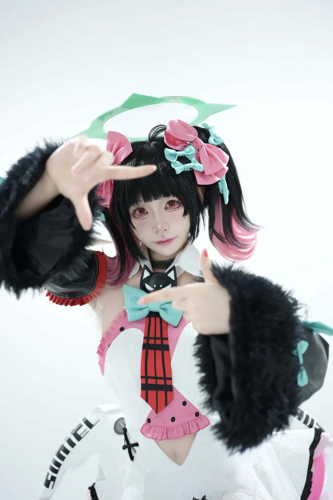 Zenless Zone Zero, Nangong Yu cosplay, Cosplay props, White background studio shoot, Black leg sleeves cosplay - Image 4