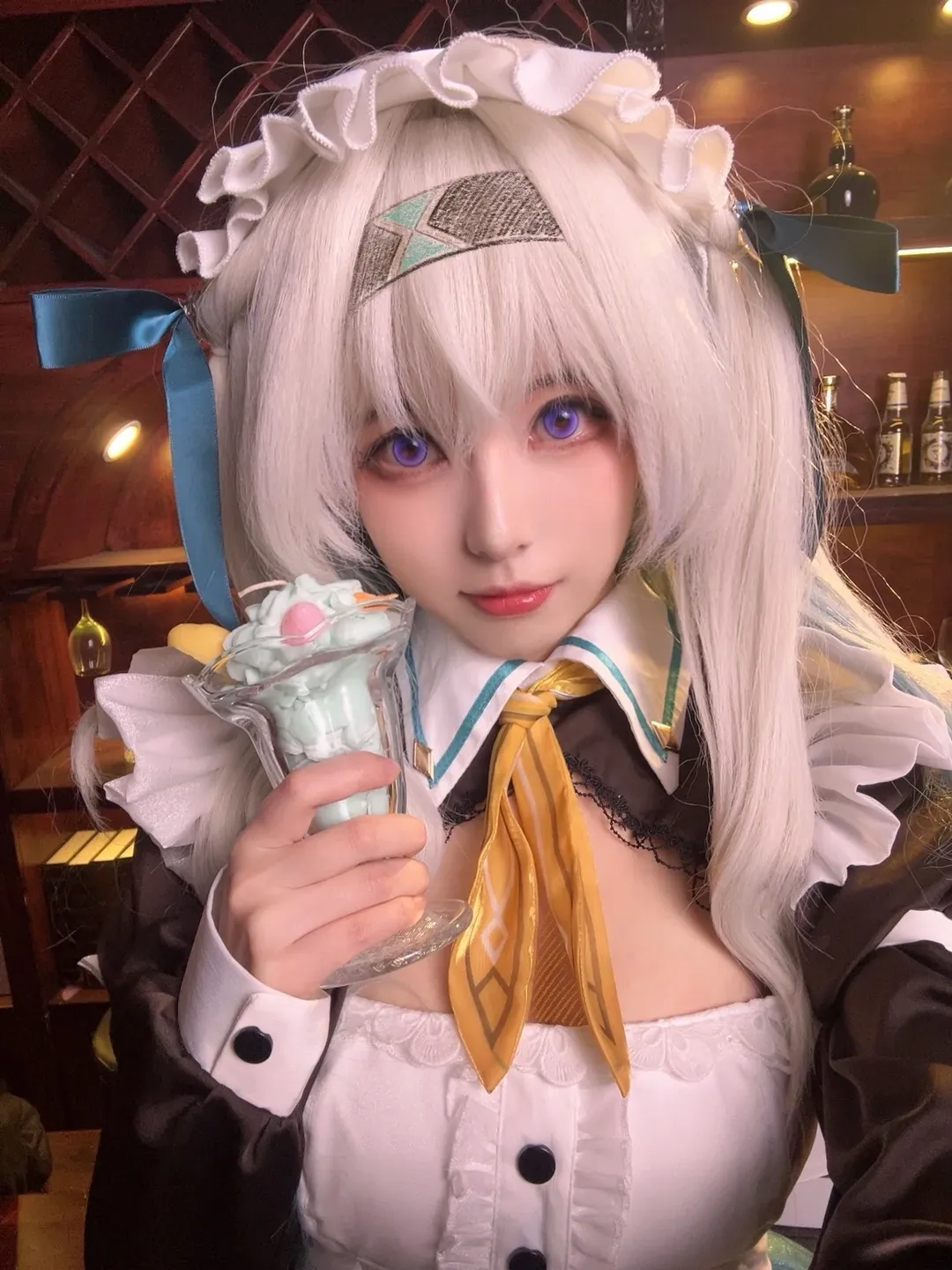 崩坏星穹铁道, 流萤cos, 二次元coser, 女仆装cosplay, 银白发紫瞳 - 第1张