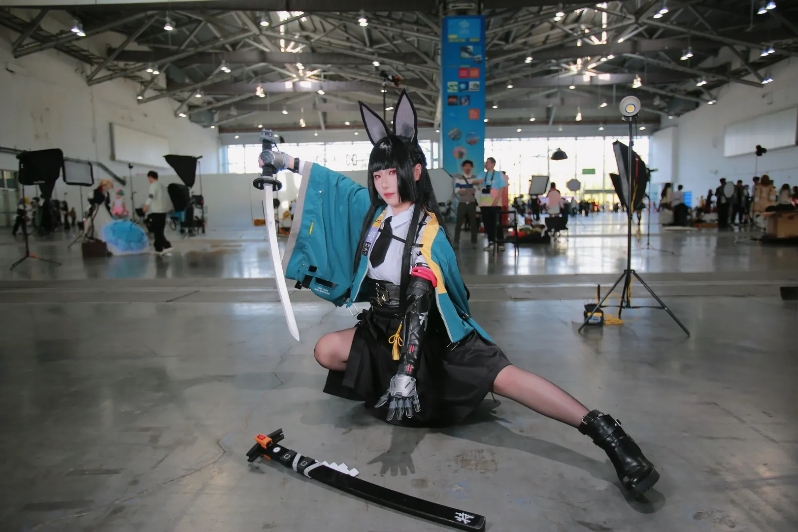Zenless Zone Zero, Convention photos, Anime cosplay, Hoshimi Miyabi cosplay, Black tights outfit - Image 8