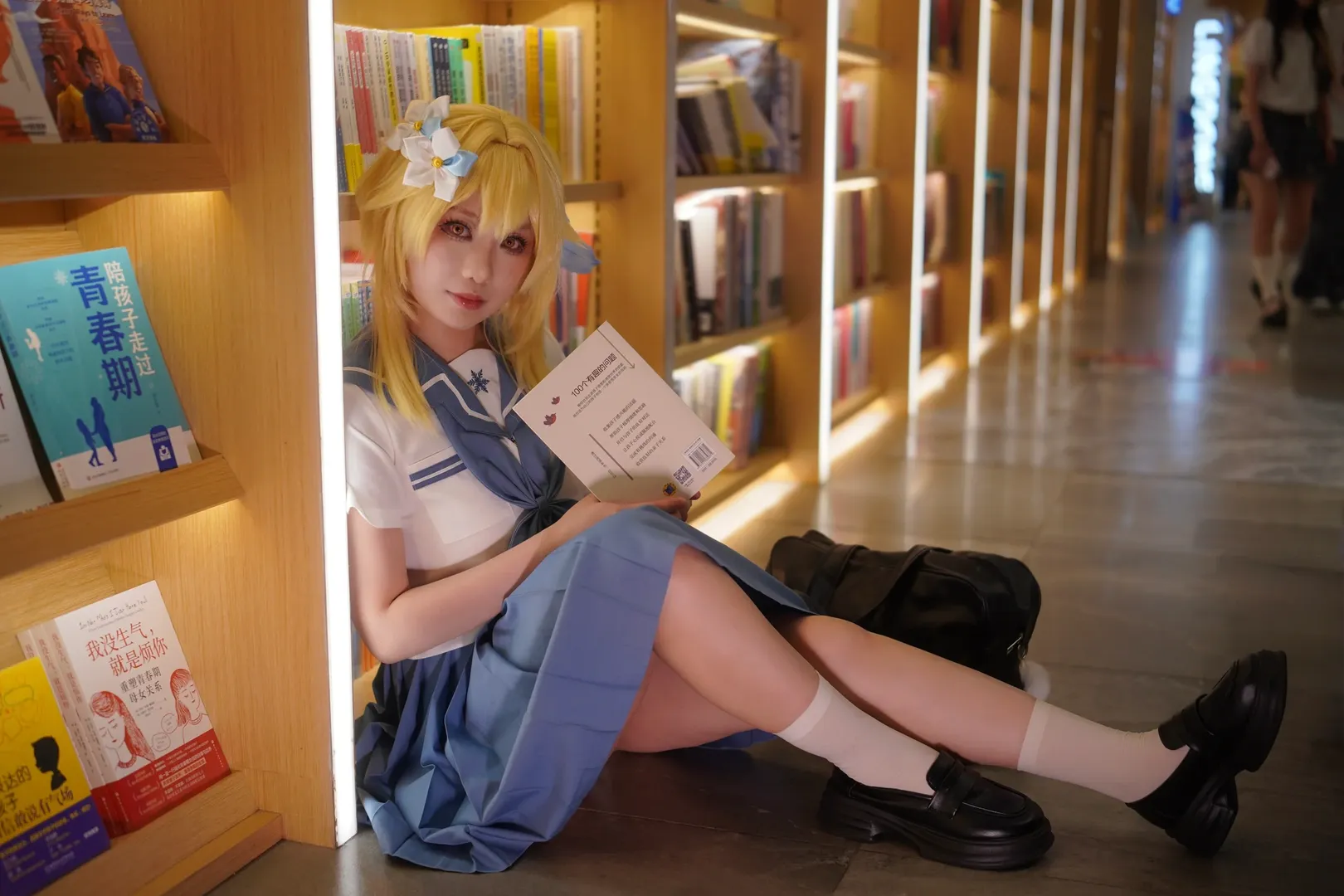 Genshin Impact, Convention photos, Lumine cosplay, JK uniform, Sailor suit outfit - Image 4