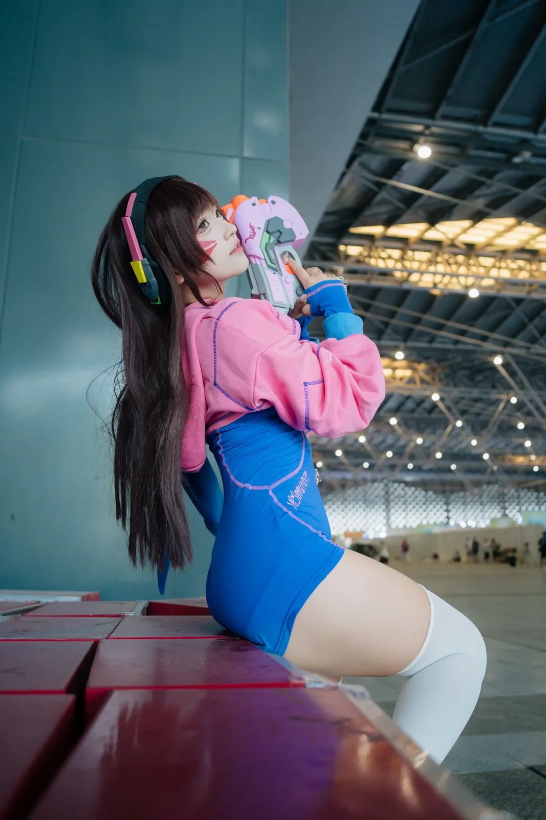 Convention photos, Overwatch, Cosplay photography, White thigh-highs outfit, D.Va cosplay