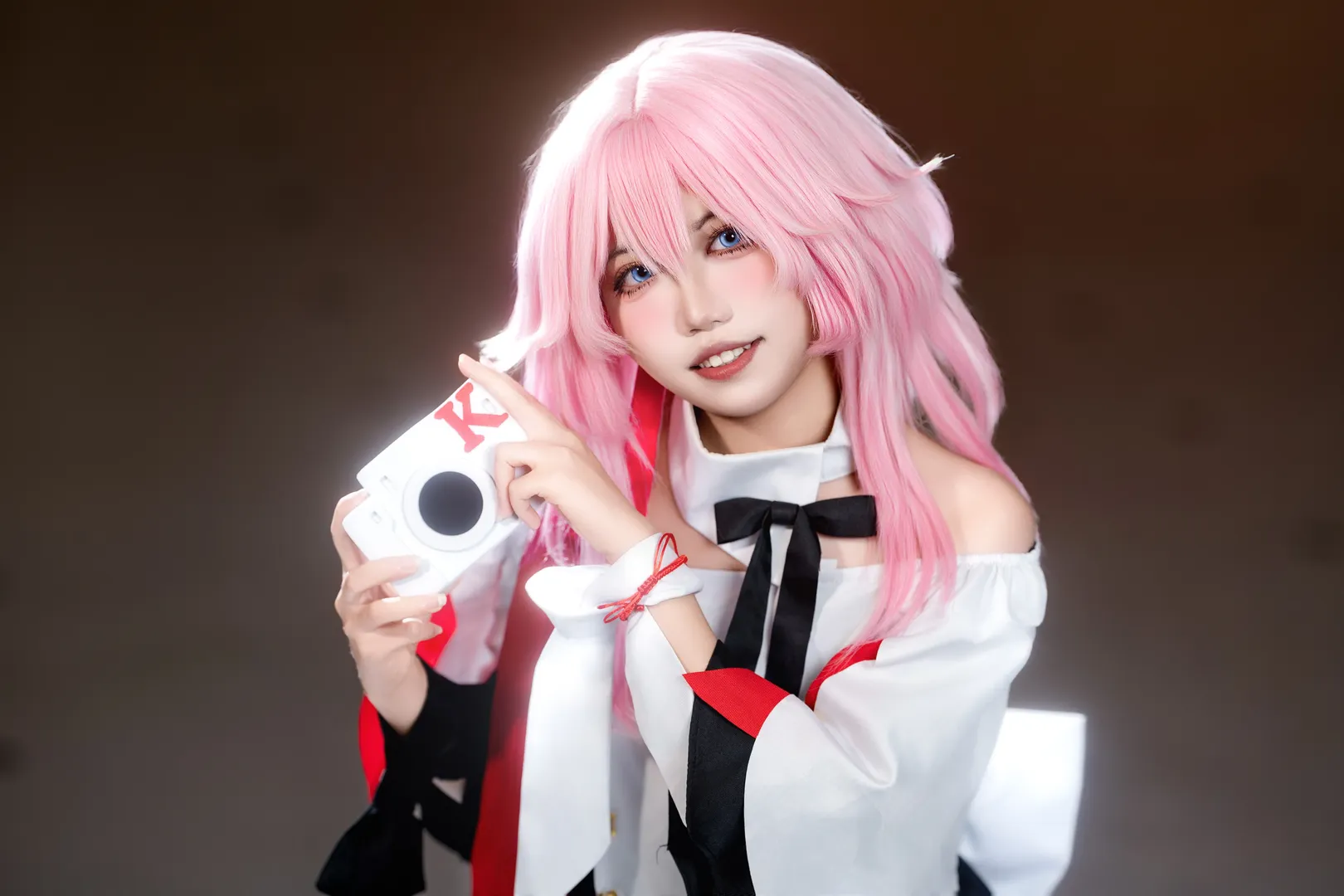 崩坏星穹铁道, 三月七cos, Cosplay日常分享, KFC联名cosplay, 粉色系cos摄影 - 第2张