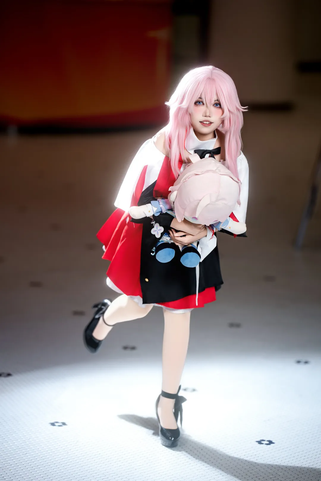 崩坏星穹铁道, 三月七cos, Cosplay日常分享, KFC联名cosplay, 粉色系cos摄影 - 第5张