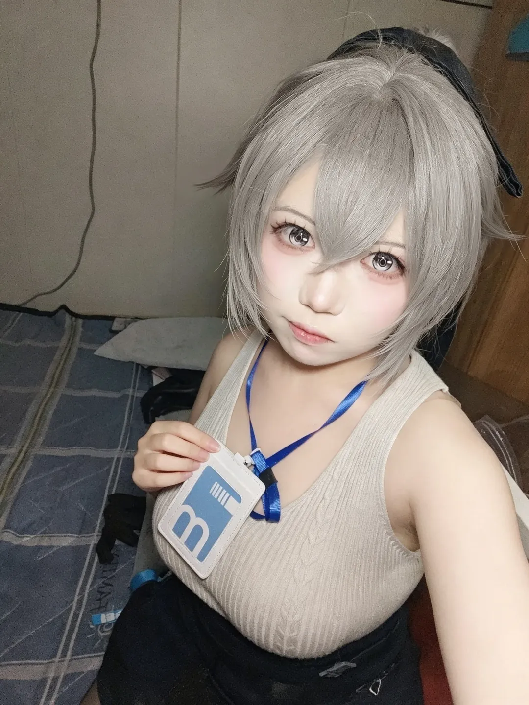 崩坏三, 布洛妮娅cos, 黑丝, cosplay日常, 银发穿搭 - 第3张