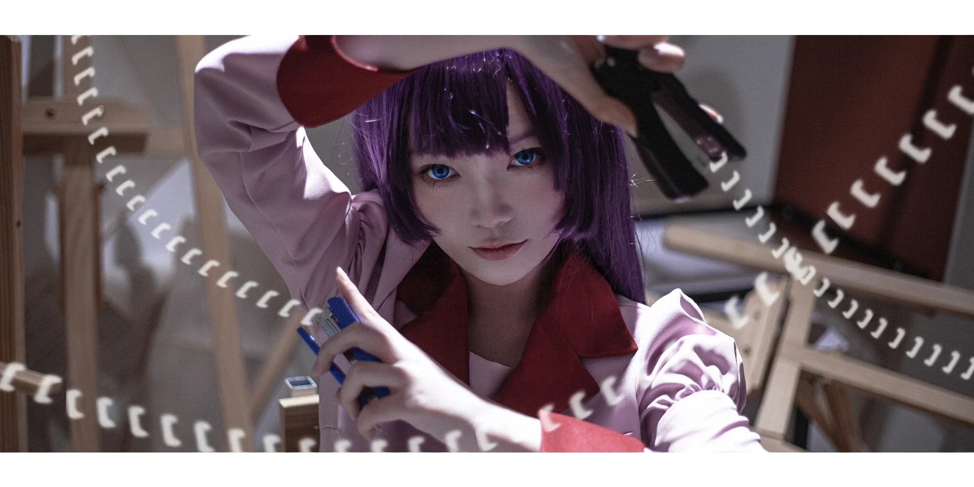 二次元少女, 物语系列, 战场原黑仪cos, 美术室摄影, 紫发蓝瞳 - 第1张