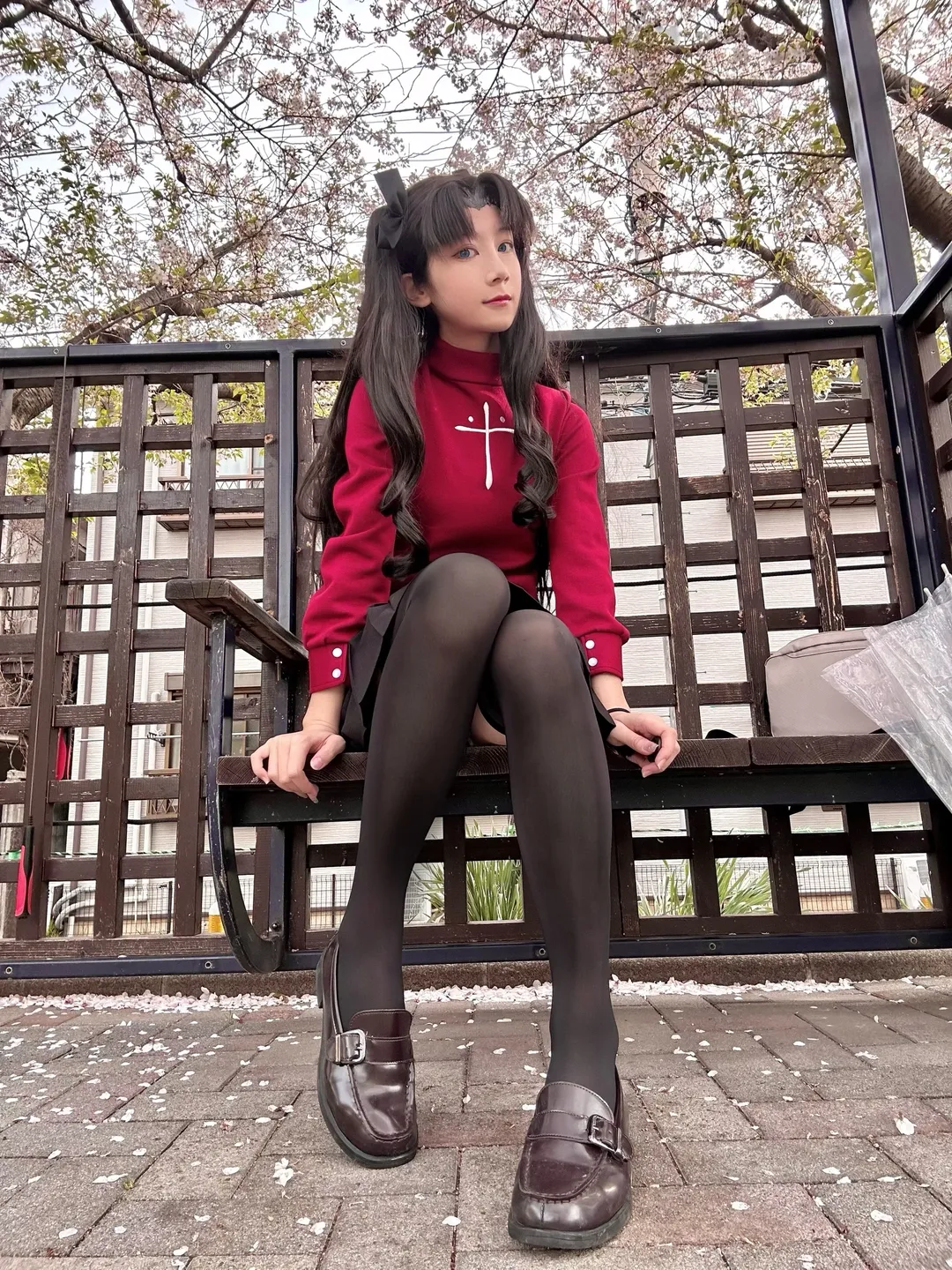 远坂凛cos, fate, 黑丝穿搭, 樱花季cos, 东京外景