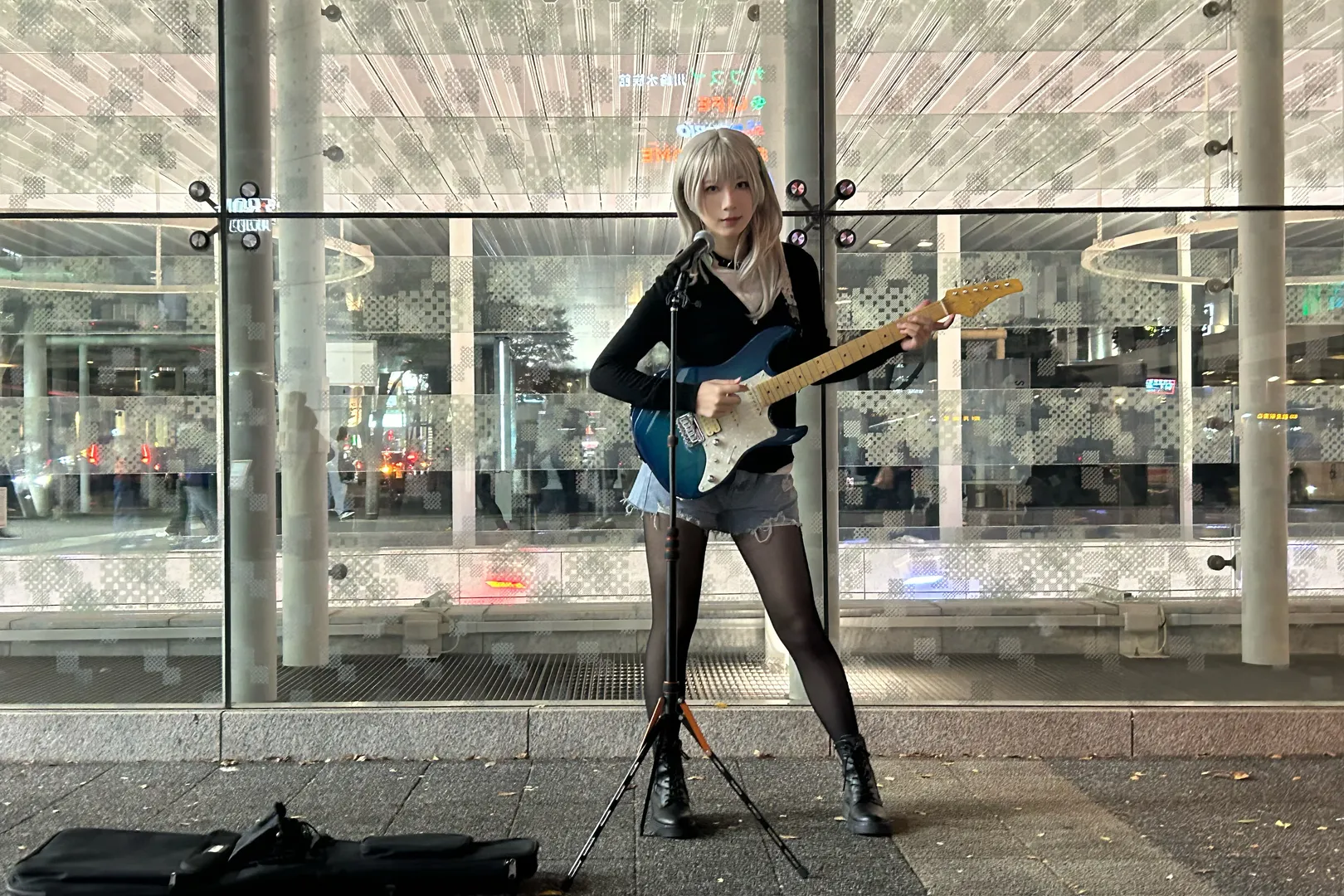 ストリートフォト, ガールズバンドクライ, 聖地巡礼, 河原木桃香コスプレ, 黒ストッキング