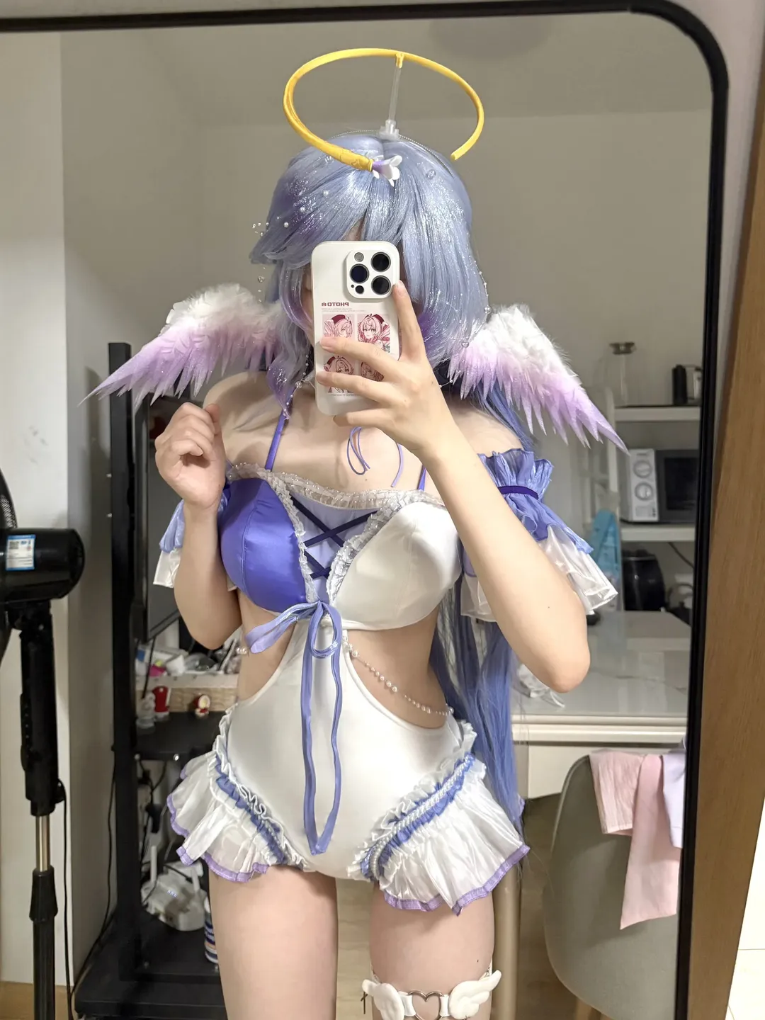 ロビン コスプレ, 三分妄想, 天使の翼, コスプレ水着, 鏡の前での試着