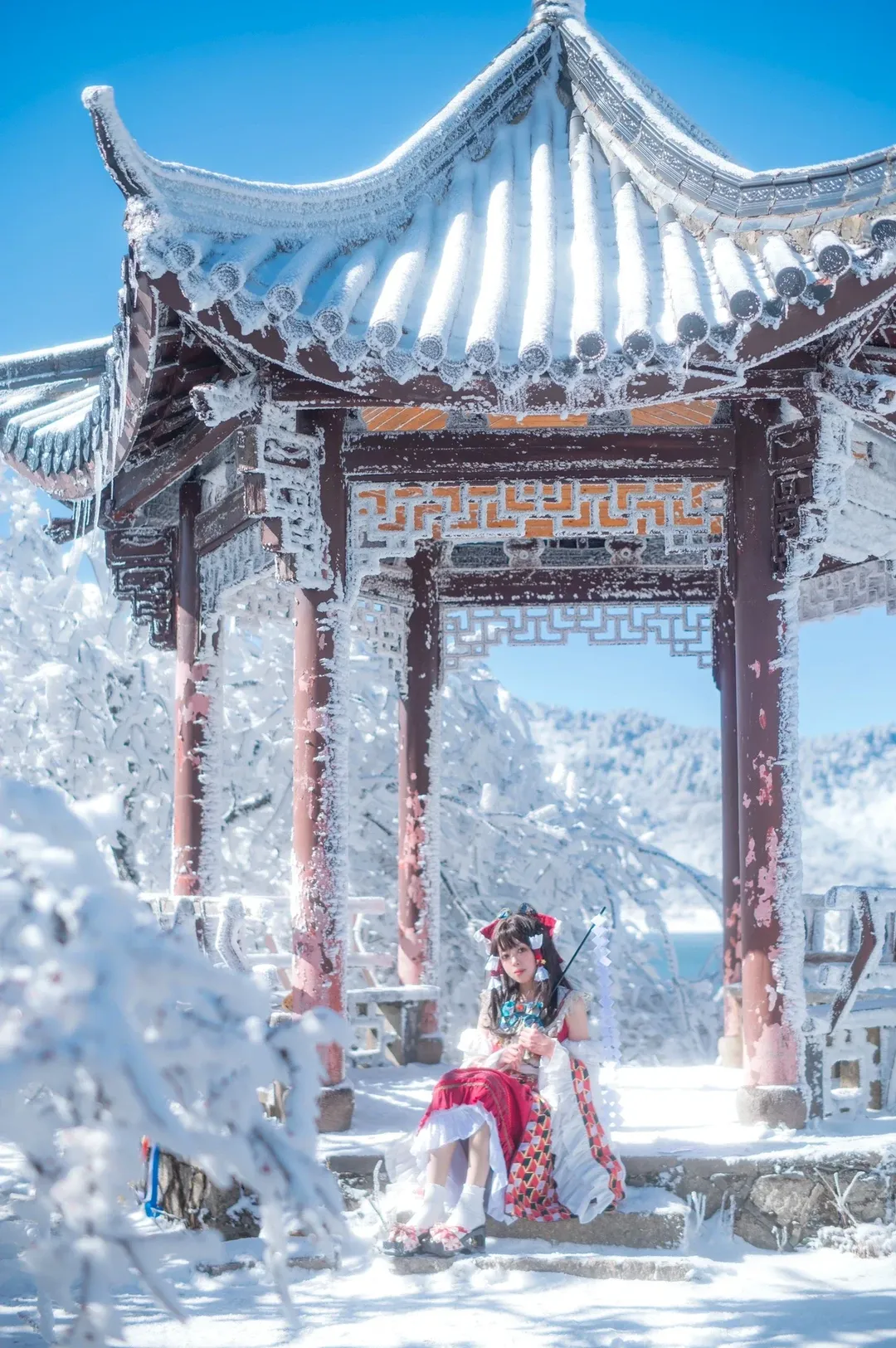 博丽灵梦cos, 东方project, 户外摄影, 雪景写真, 白色长袜 - 第2张
