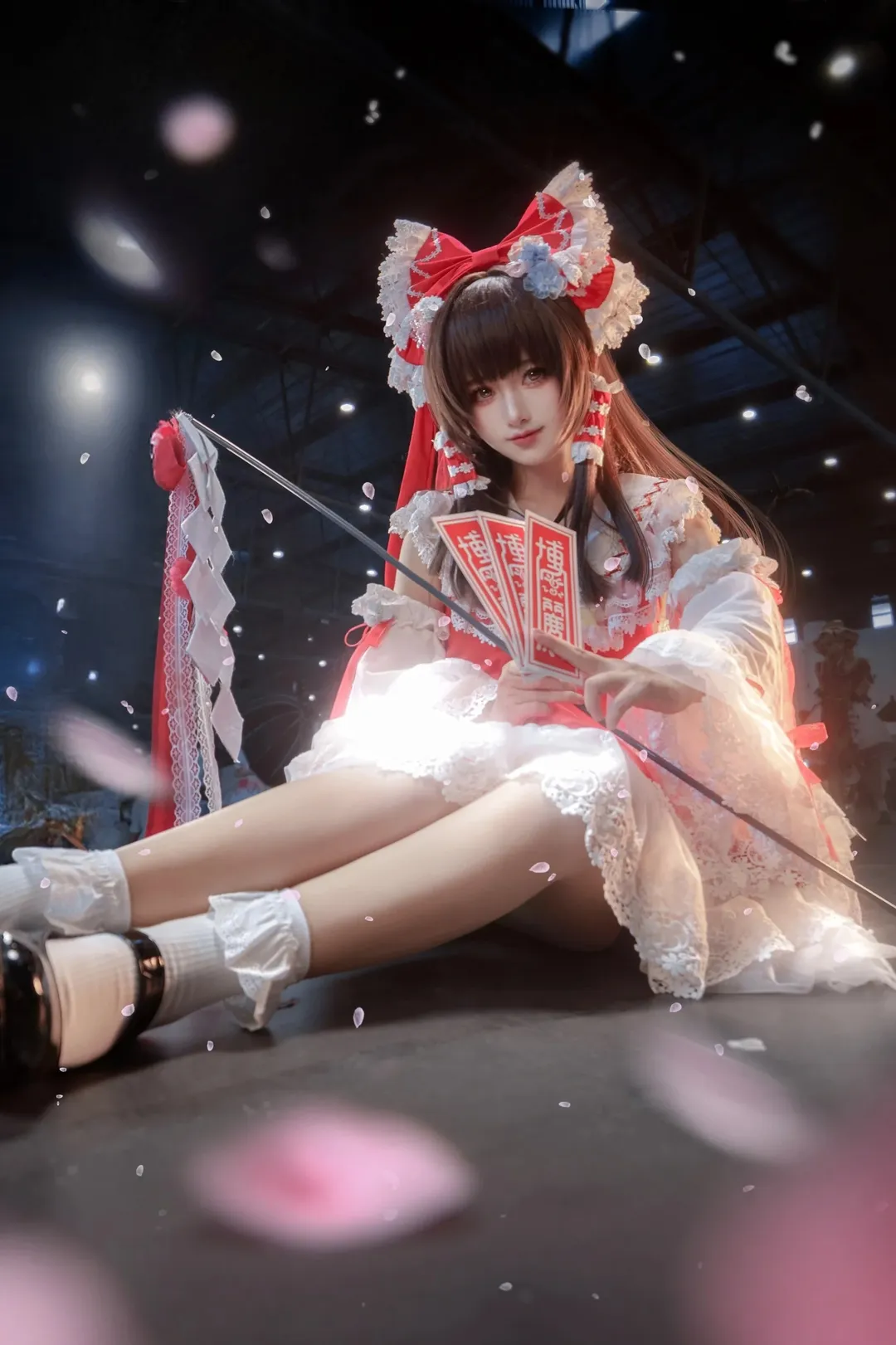 Reimu Hakurei Cosplay, Touhou Project, Convention photos, White tights cosplay, Spell card shrine maiden