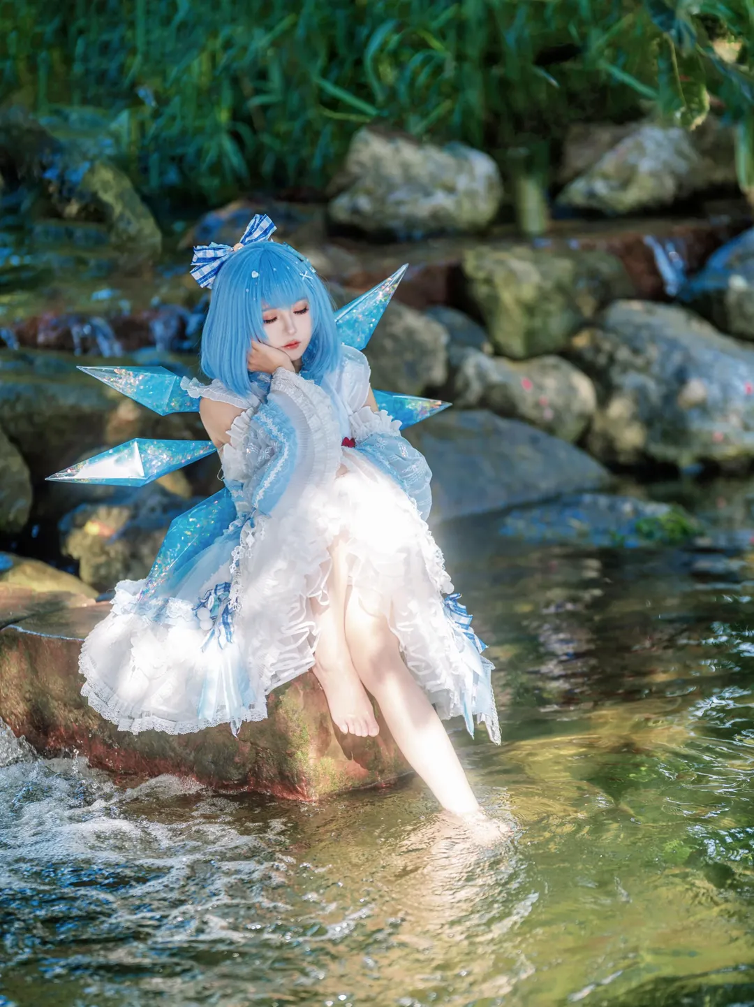 二次元撮影, 東方Project, チルノコスプレ, 青と白の配色, 水景撮影 - 3枚目