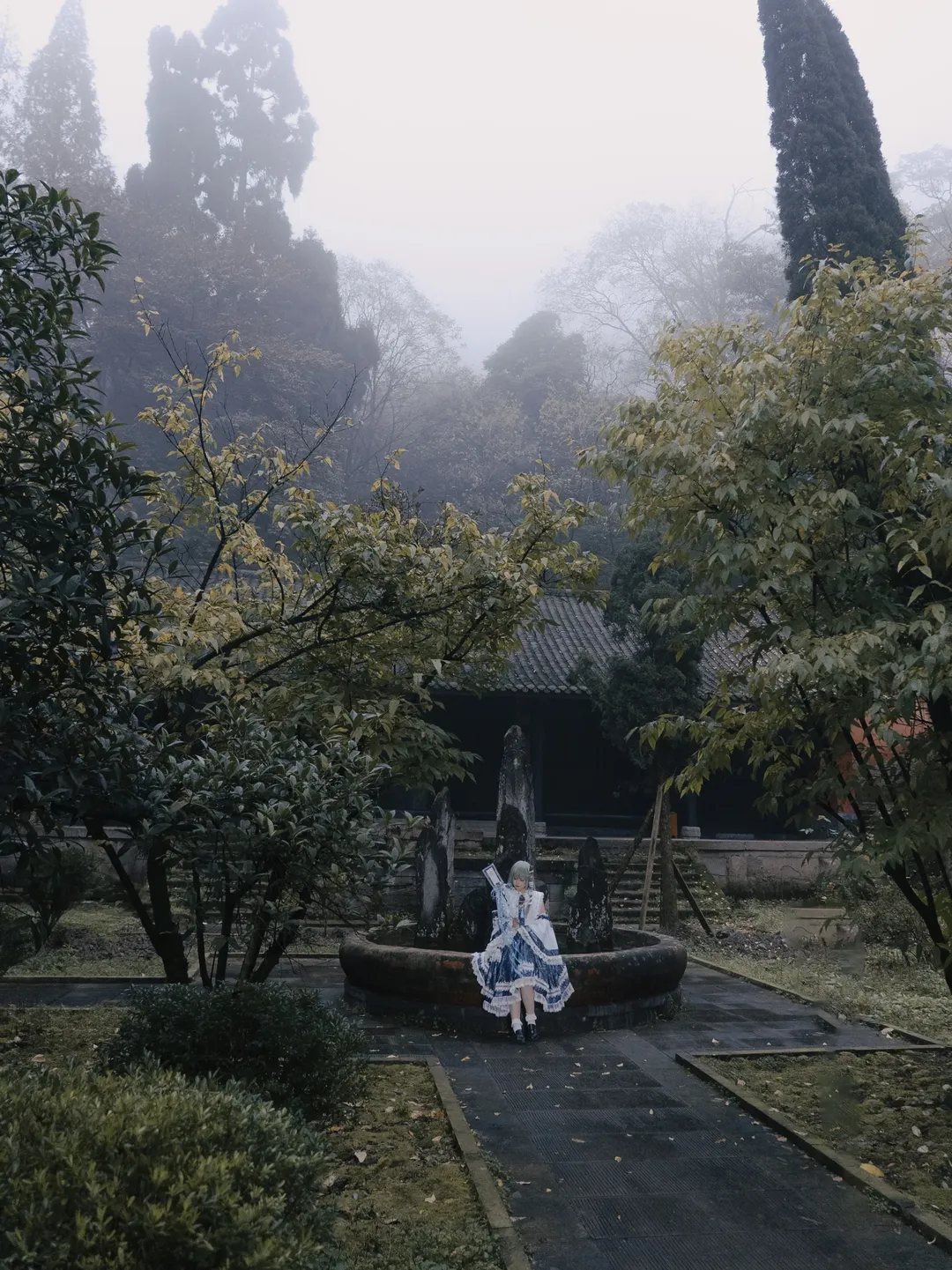 东方Project, 东方二设, 东风谷早苗cos, 白色蕾丝袜, 雾中庭院 - 第3张