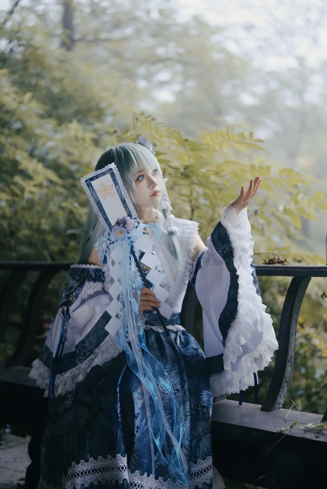 东方Project, 东方二设, 东风谷早苗cos, 白色蕾丝袜, 雾中庭院 - 第4张