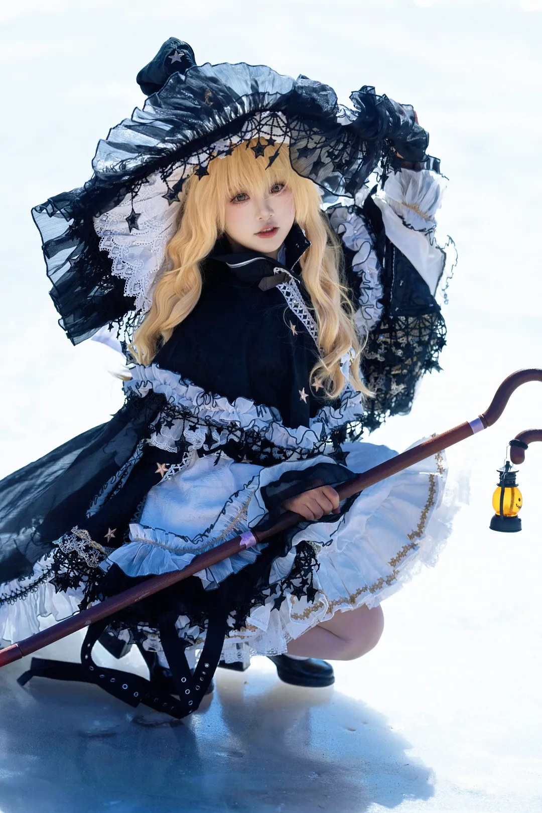 東方Project, 魔理沙コスプレ, 白ストッキング, 白黒の魔法使い, 雪景色ロケ撮影 - 1枚目