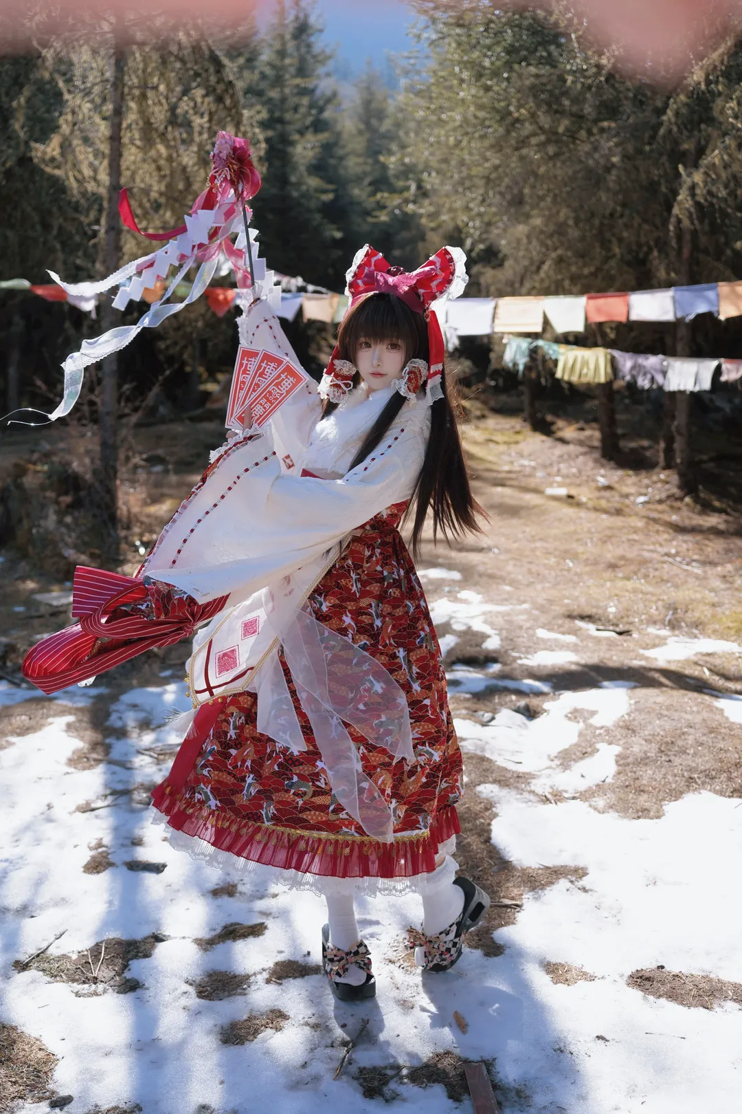 Reimu Hakurei Cosplay, Touhou Project, White stockings, Backlit portrait, Snow photography