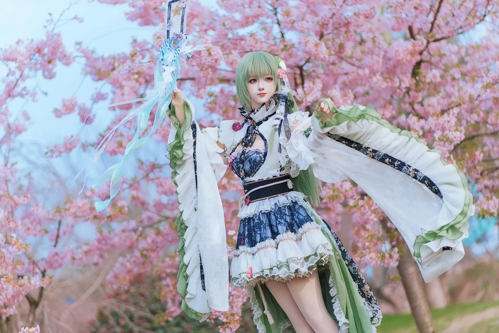 東方project, 二次元cosplay, 東風谷早苗cos, 櫻花外景, 絲襪穿搭