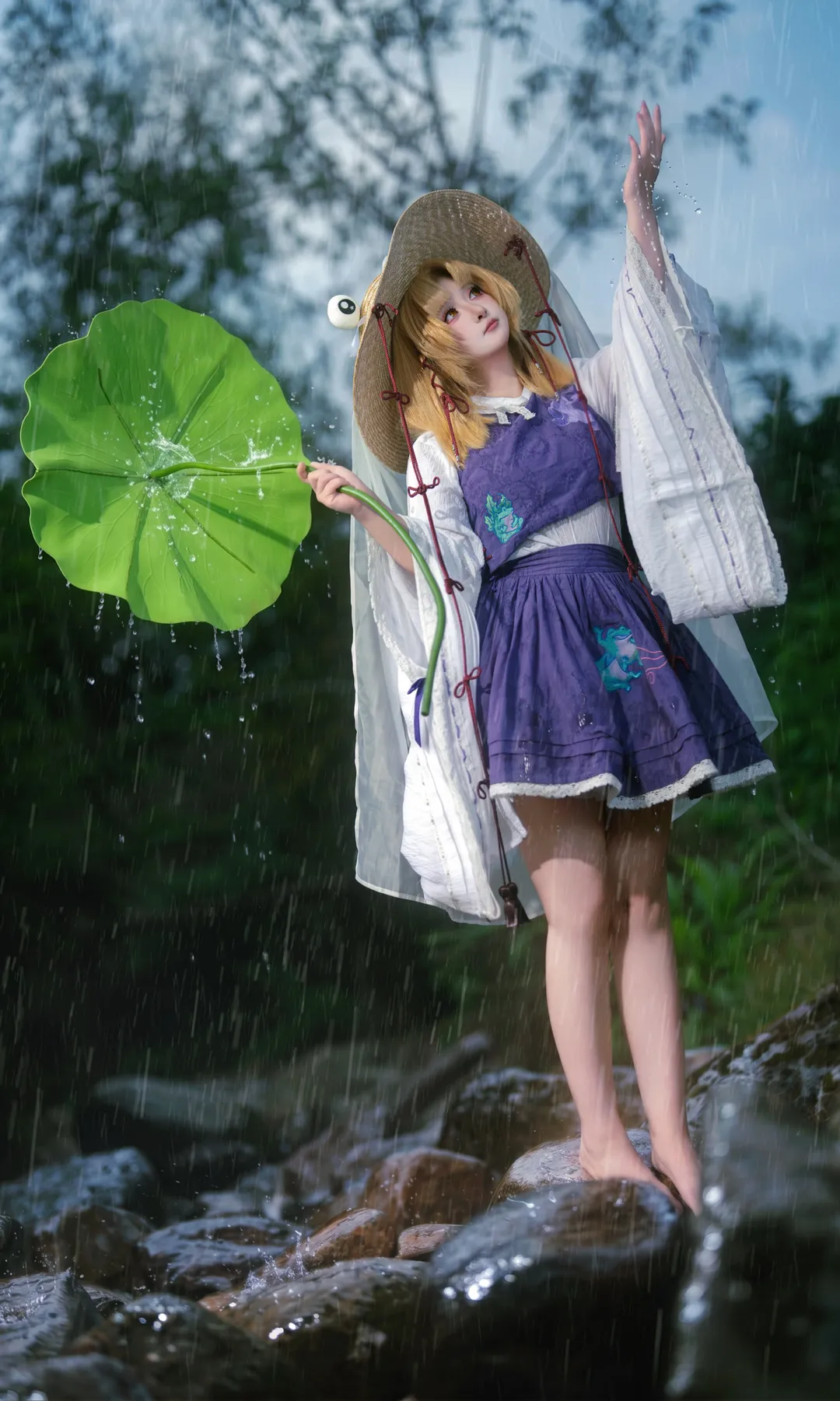 东方project, 户外cosplay, 洩矢诹访子cos, 青蛙子cos, 雨景写真 - 第3张