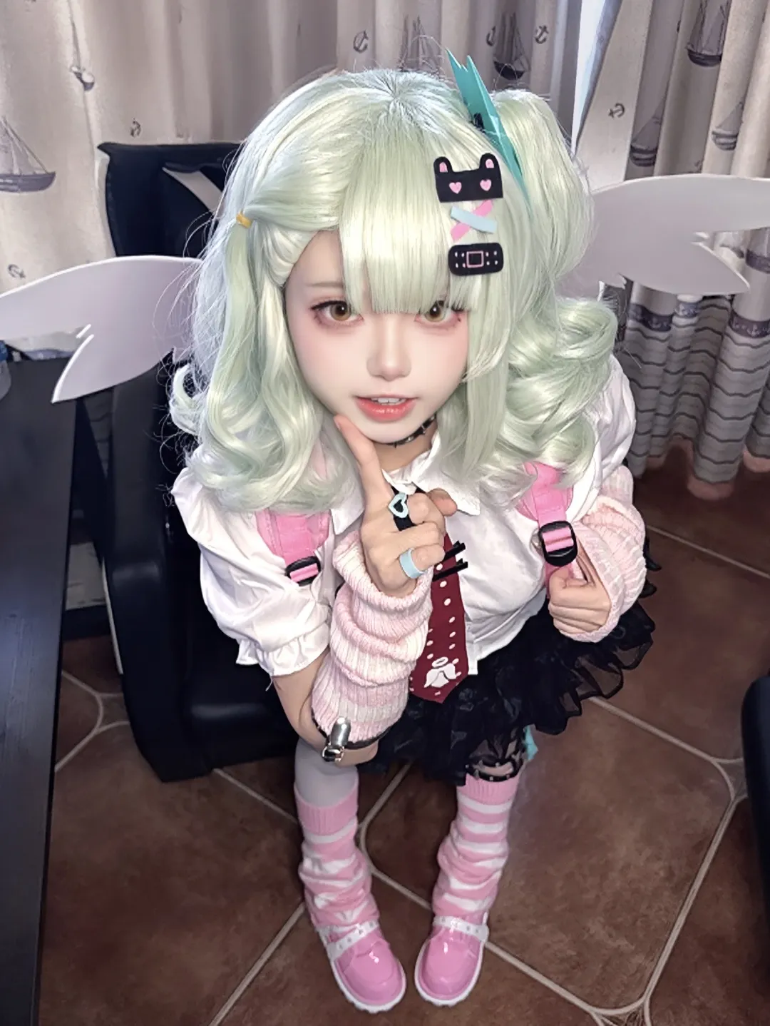 ゼンレスゾーンゼロ, 千夏レミエル コスプレ, コスプレコーディネート, ゼンレスゾーンゼロ 妄想エンジェル, ピンクと白のストライプのレッグウォーマー - 3枚目
