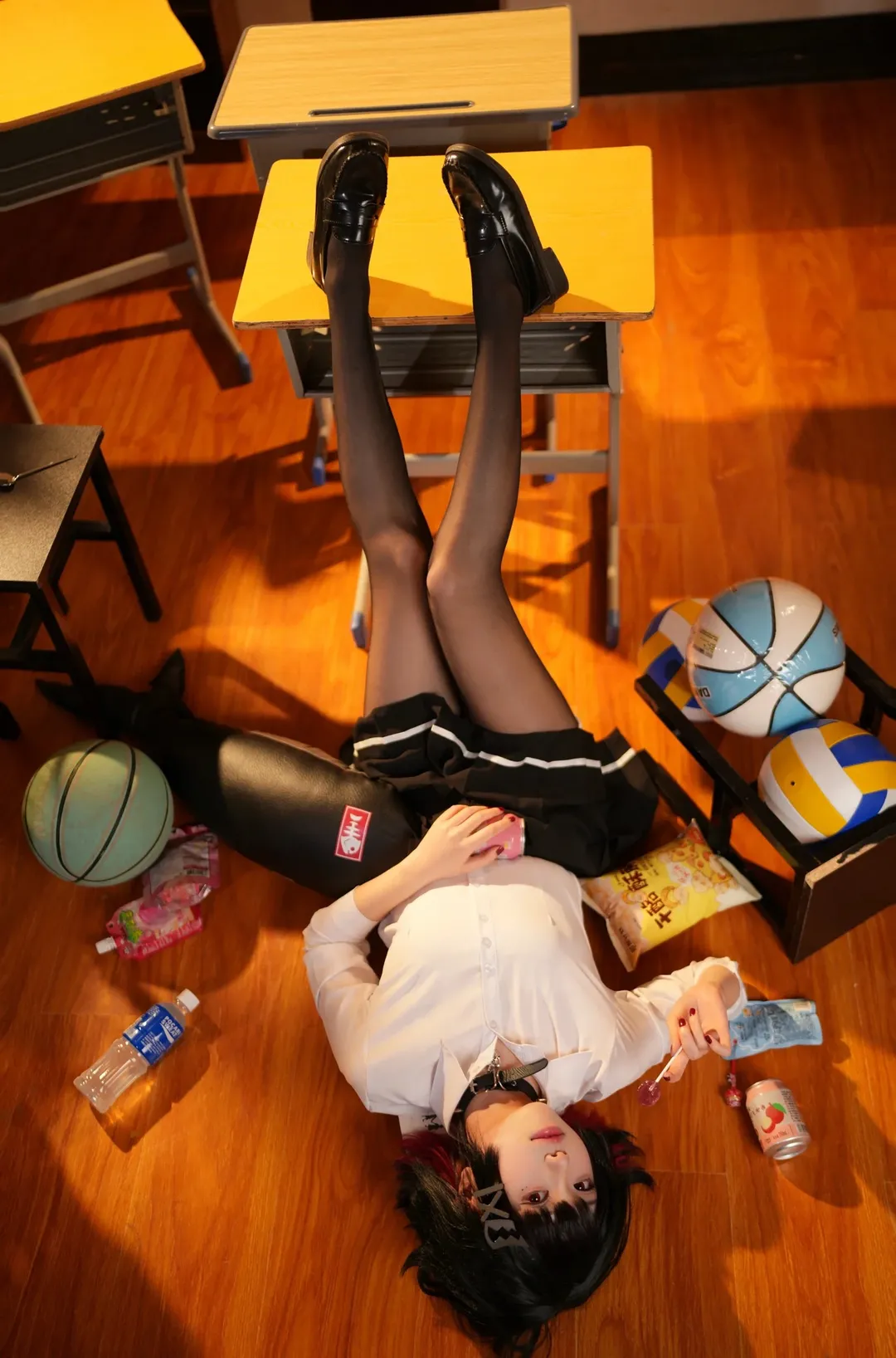 绝区零, 艾莲乔cos, 教室写真, 鲨鱼妹cosplay, 二次元黑丝 - 第1张