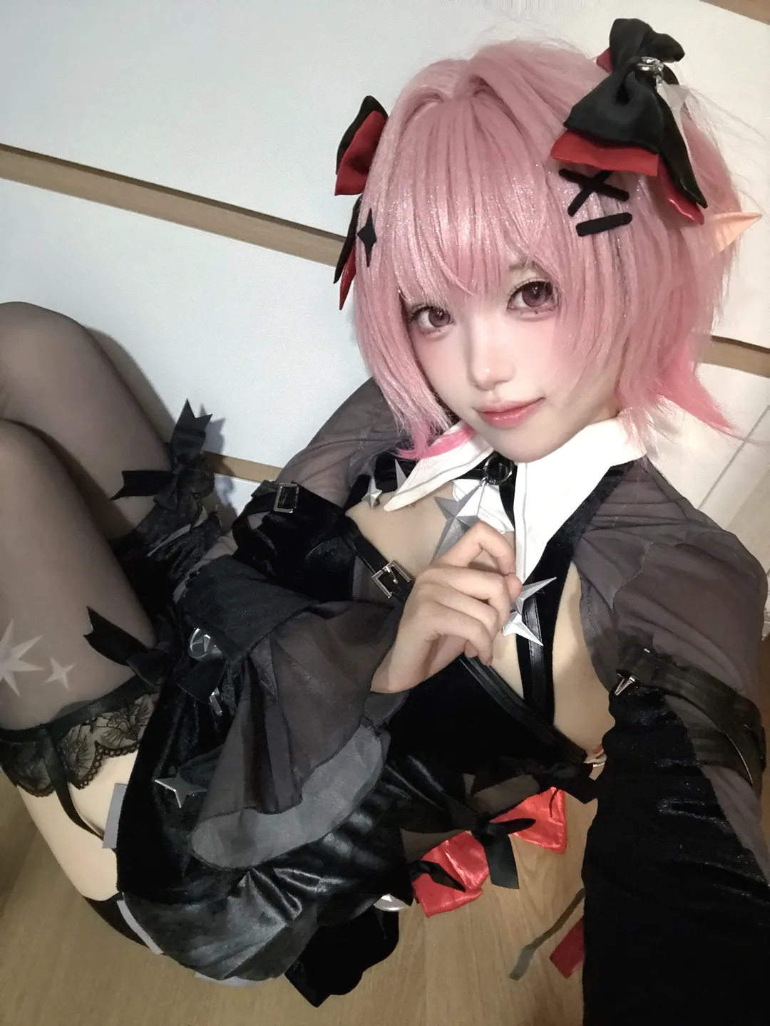 Zenless Zone Zero, cosplay, Black stockings cosplay, Remielle cosplay, Pink wig