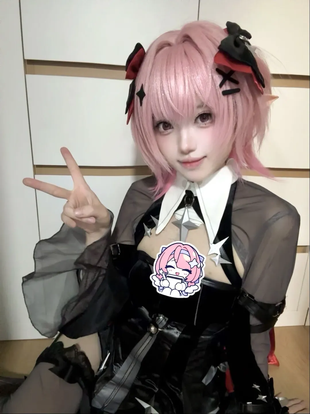 绝区零, cosplay, 黑丝cos, 蕾米埃尔cos, 粉发假发 - 第3张