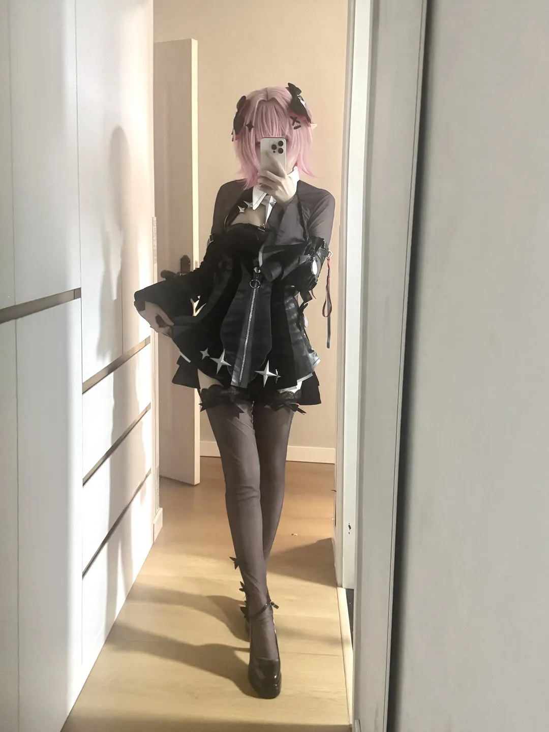 绝区零, cosplay, 黑丝cos, 蕾米埃尔cos, 粉发假发 - 第4张
