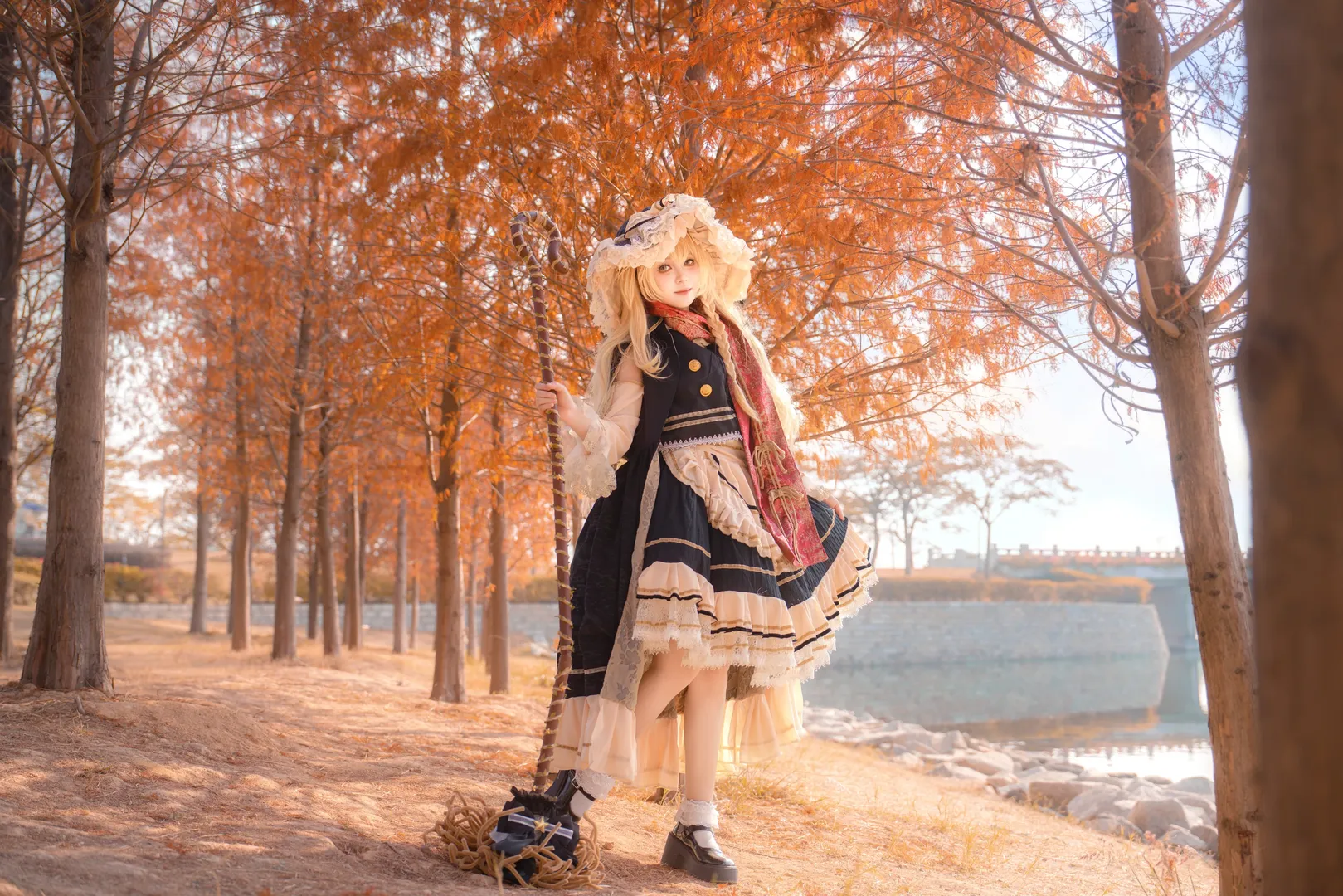 东方project, 魔理沙cos, cosplay摄影, 秋日外景, 落叶氛围感 - 第2张