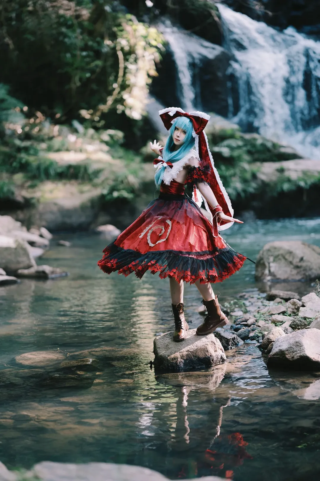 cosplay, 东方Project, 键山雏cos, 红裙造型, 户外溪流摄影 - 第2张