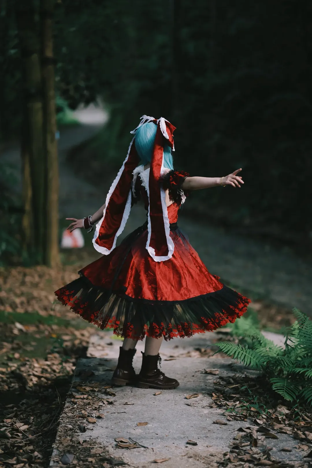 cosplay, 东方Project, 键山雏cos, 红裙造型, 户外溪流摄影 - 第7张