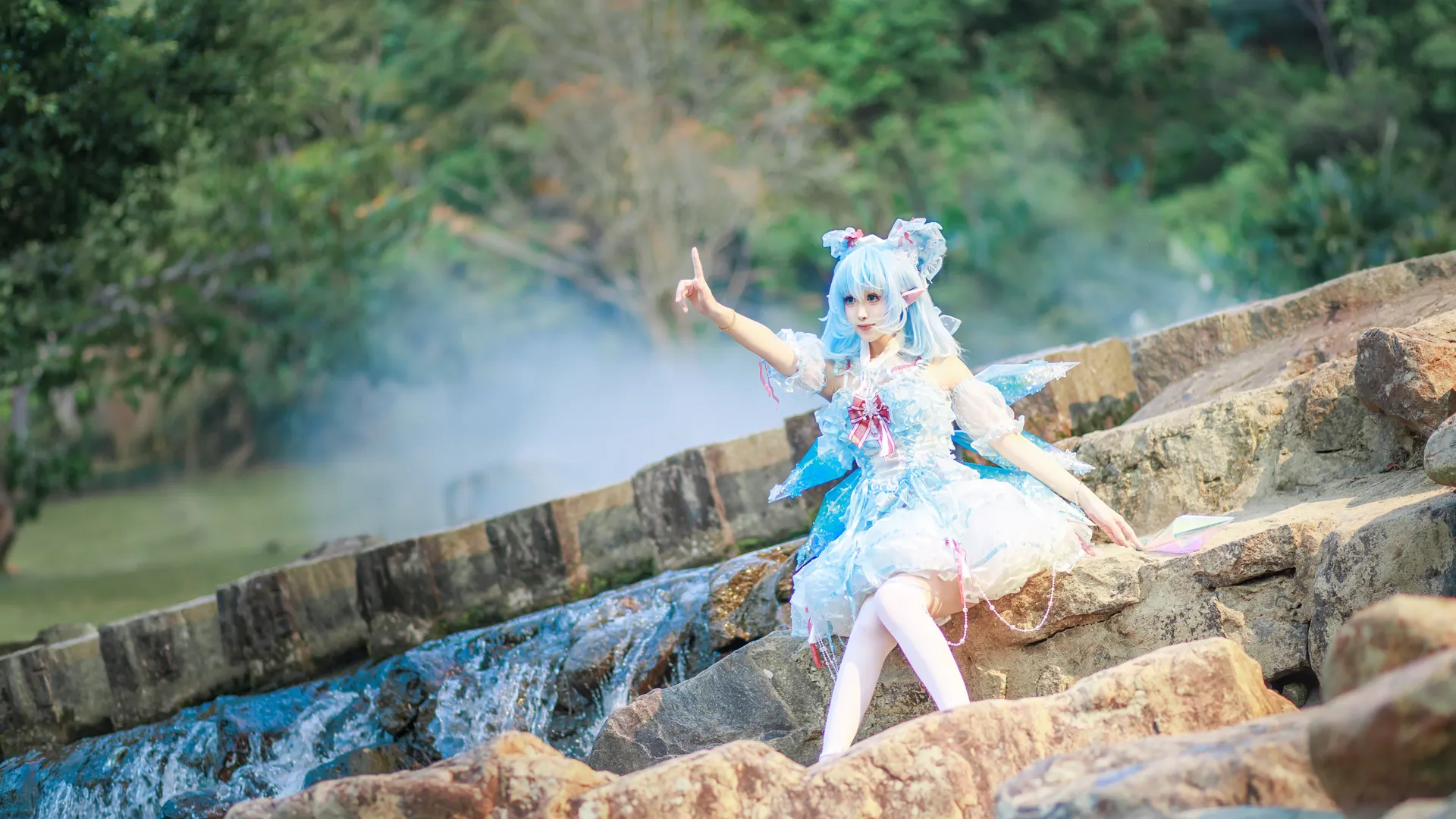 東方Project, 白ストッキング, コスプレ撮影, チルノコスプレ, 渓流の野外ロケ - 2枚目