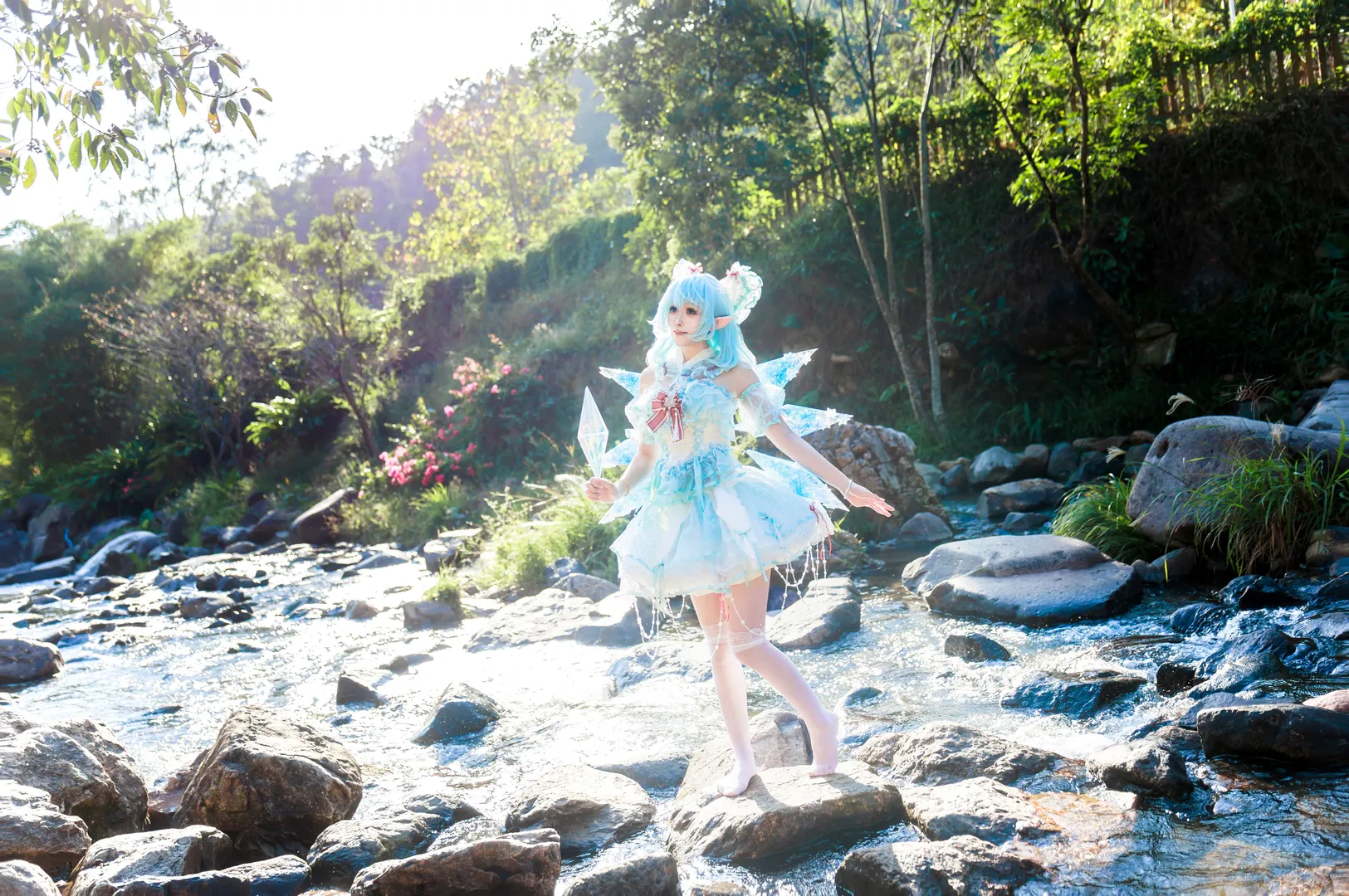 東方Project, 白ストッキング, コスプレ撮影, チルノコスプレ, 渓流の野外ロケ - 5枚目
