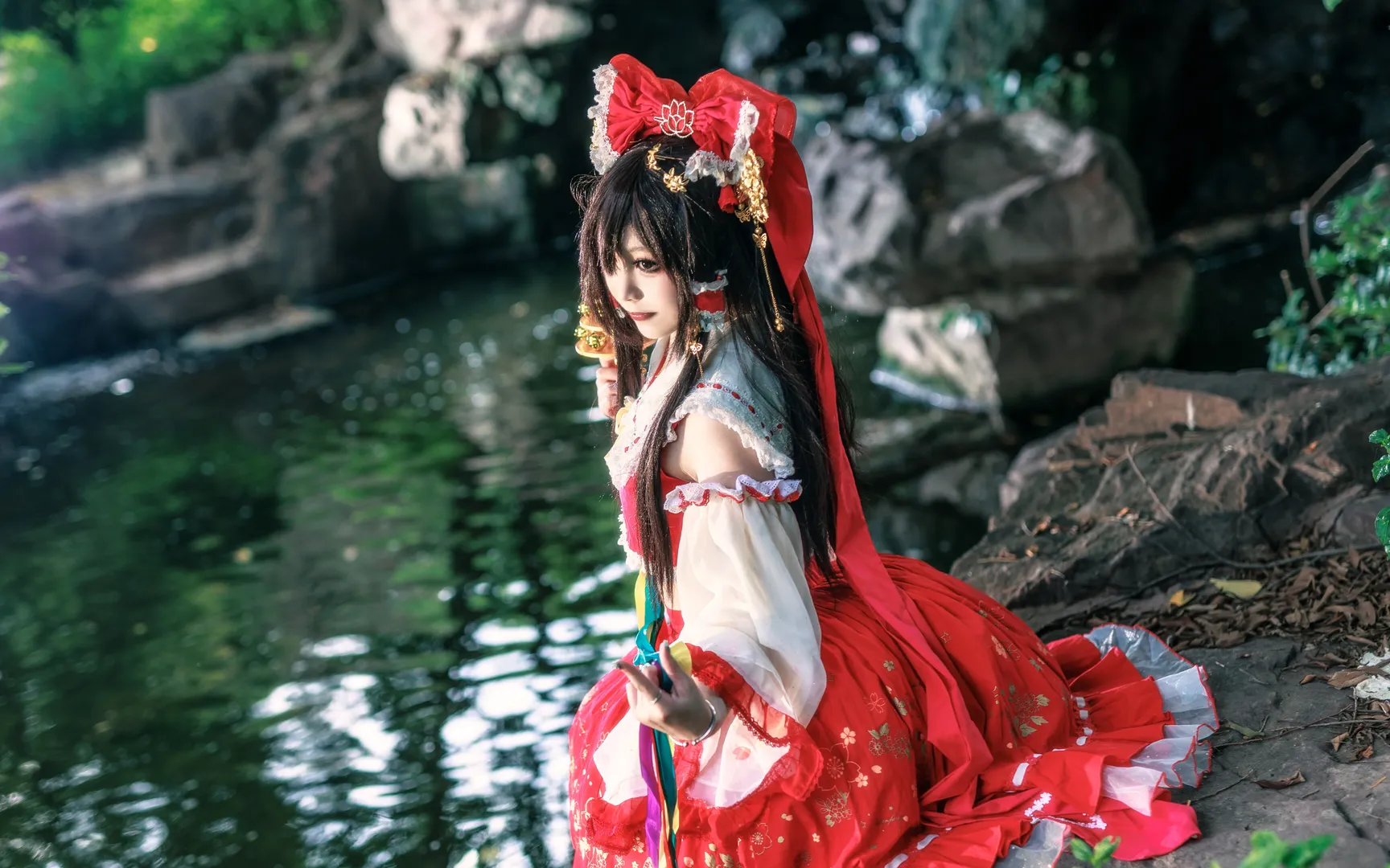 cosplay, Reimu Hakurei Cosplay, Touhou Project, White stockings, Red and white shrine maiden - Image 3