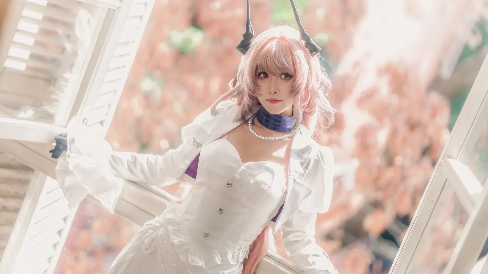 アークナイツ, コスプレ撮影, 泡影蒼霆, 魔王テレジア コスプレ, 白薔薇コスプレ - 2枚目