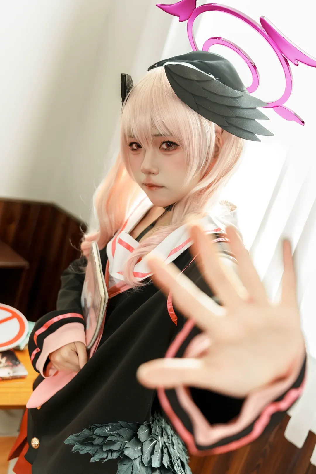 蔚蓝档案, 下江小春cos, cosplay分享, 白丝穿搭, 校园风写真 - 第1张