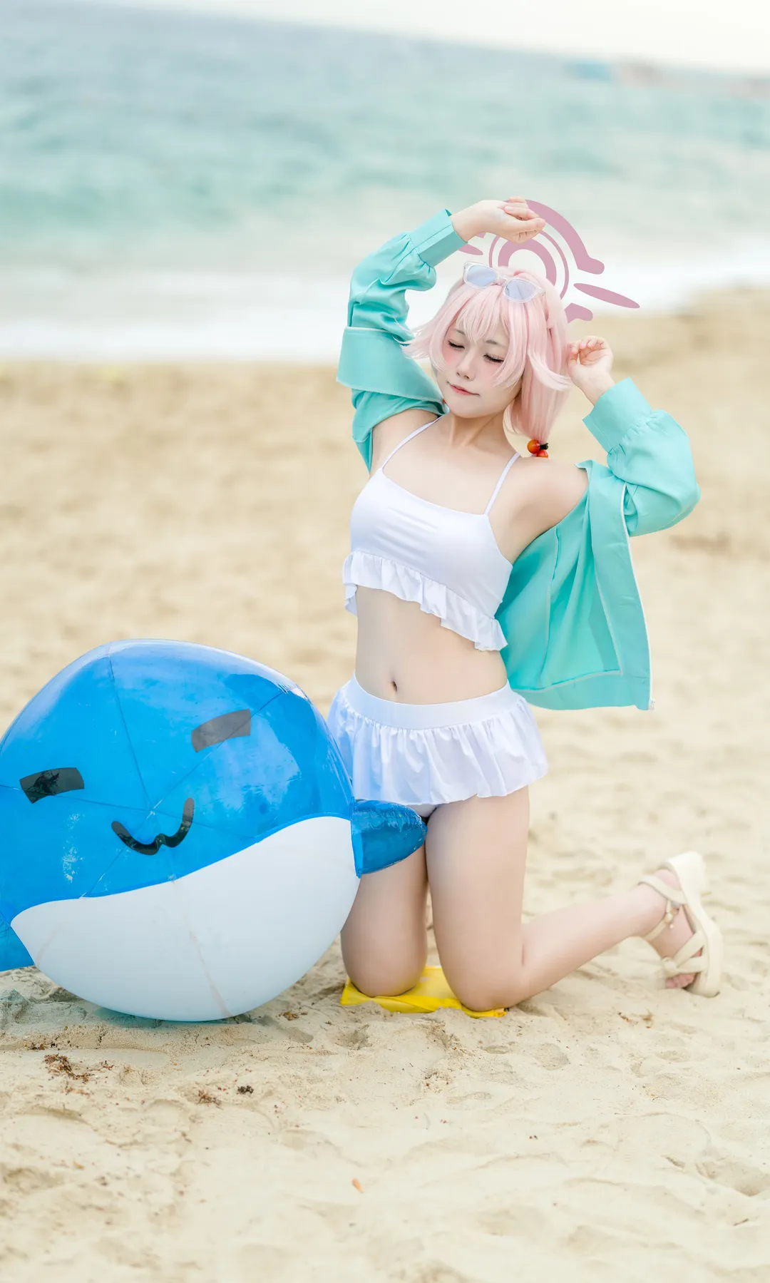 蔚蓝档案, 小鸟游星野cos, 海滩摄影, 泳装cosplay, 二次元萌妹