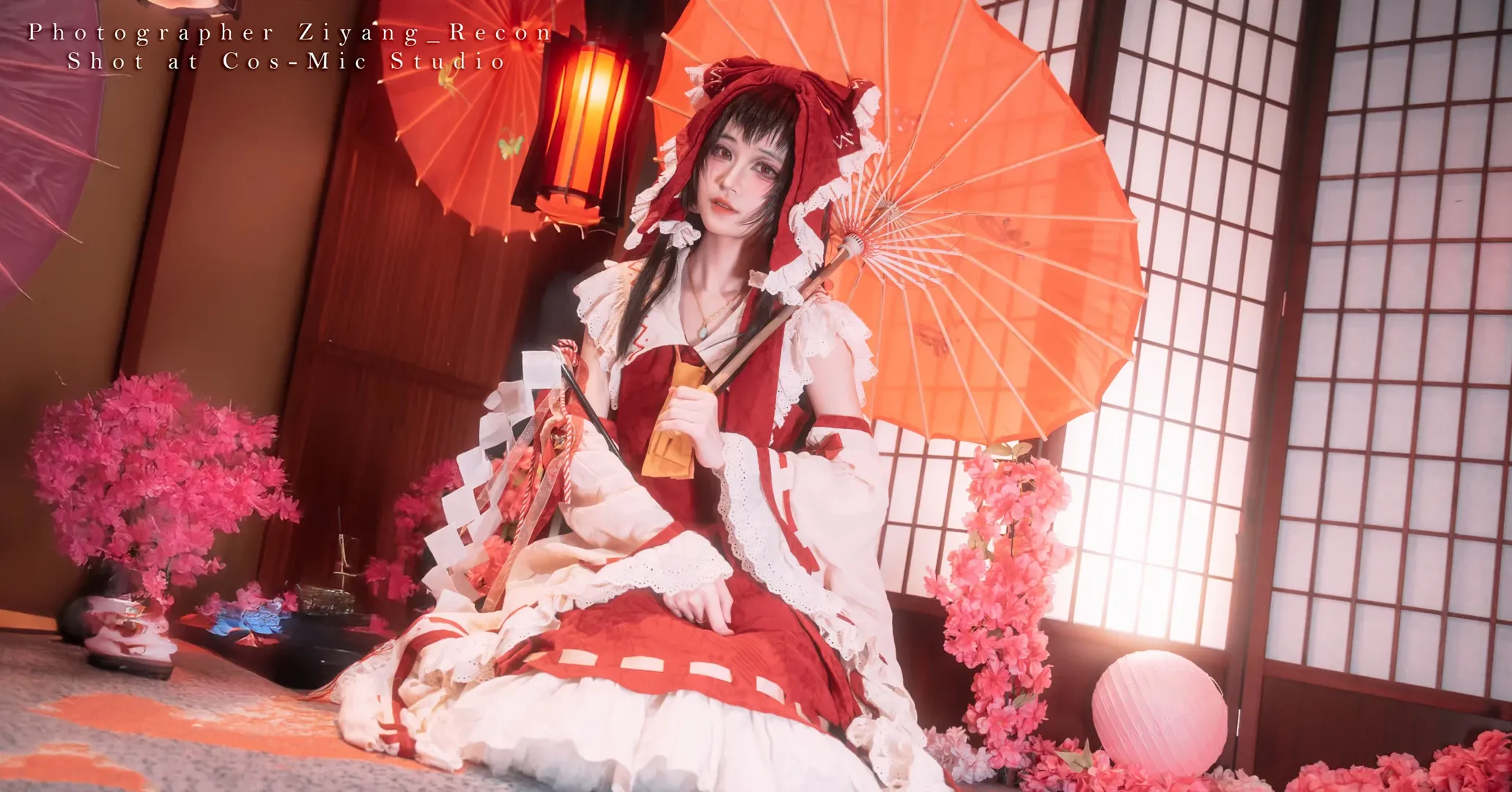 博麗霊夢コスプレ, 和風撮影, 二次元キャラクター, 東方Project, 霊夢コスプレ - 1枚目