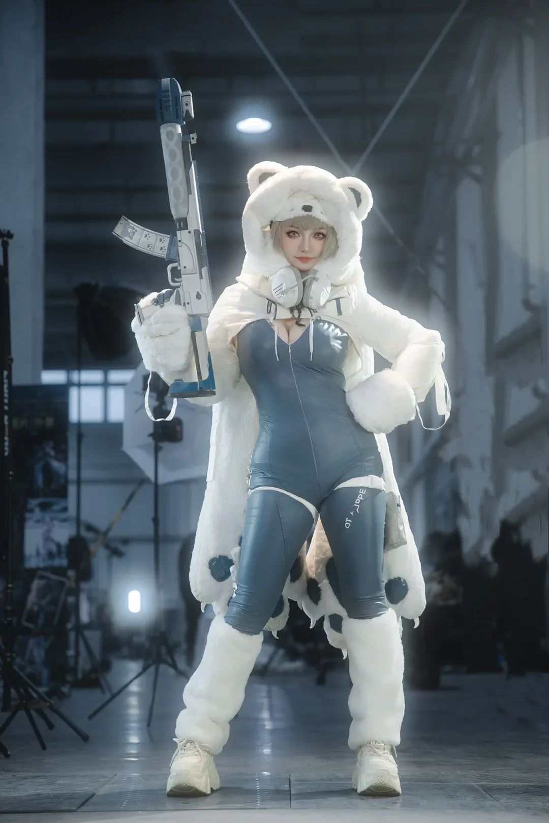 cosplay, 漫展场照, 胜利女神, 紧身衣, 白熊毛绒 - 第2张