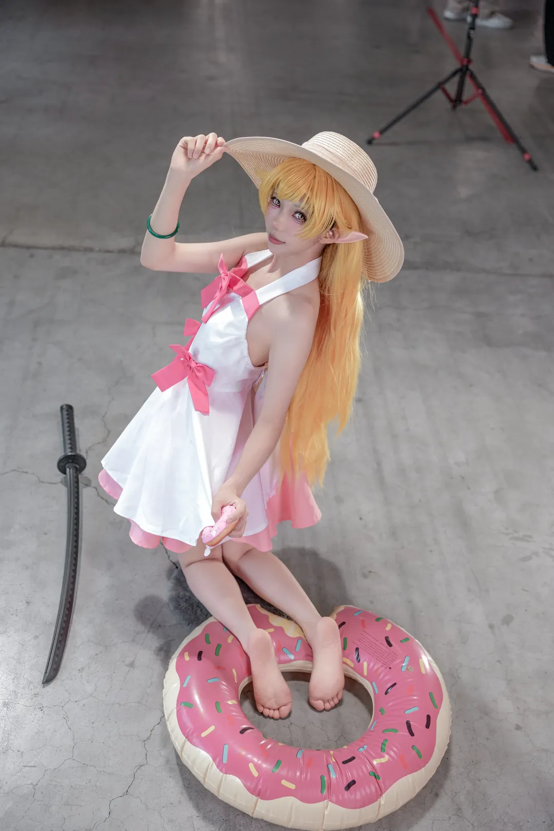 Convention photos, Anime cosplay, Shinobu Oshino cosplay, White dress styling, Barefoot photoshoot