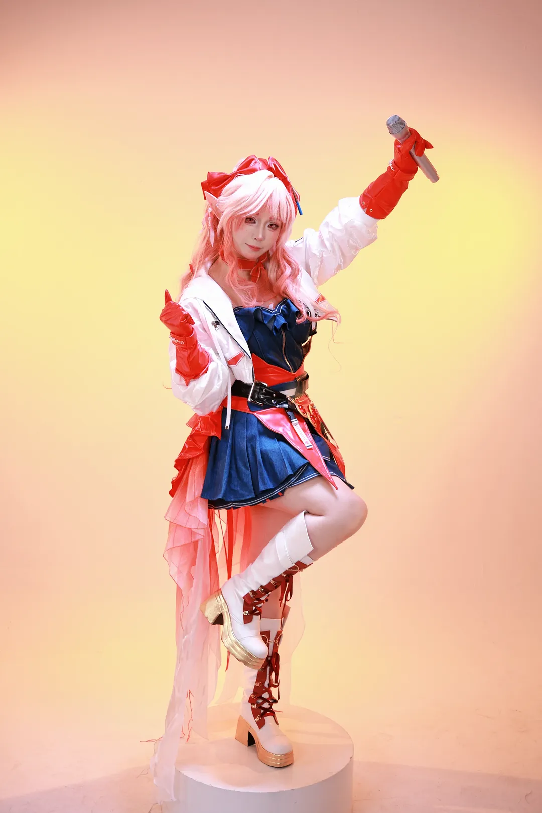 舞台摄影, 明日方舟, 遥cos, 粉色头发cos, 白色短靴