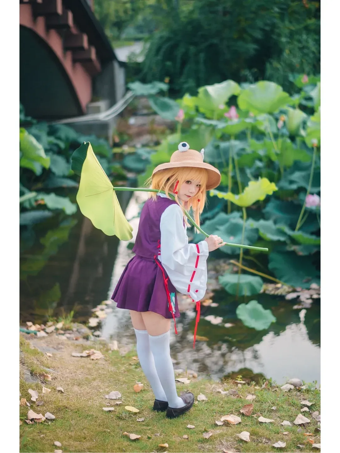 二次元撮影, 東方Project, 白タイツコスプレ, ケロちゃんコスプレ, 蓮の葉の屋外撮影 - 6枚目