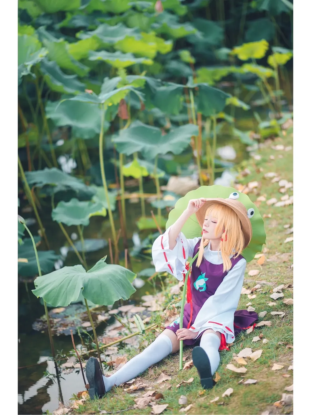 二次元撮影, 東方Project, 白タイツコスプレ, ケロちゃんコスプレ, 蓮の葉の屋外撮影 - 9枚目
