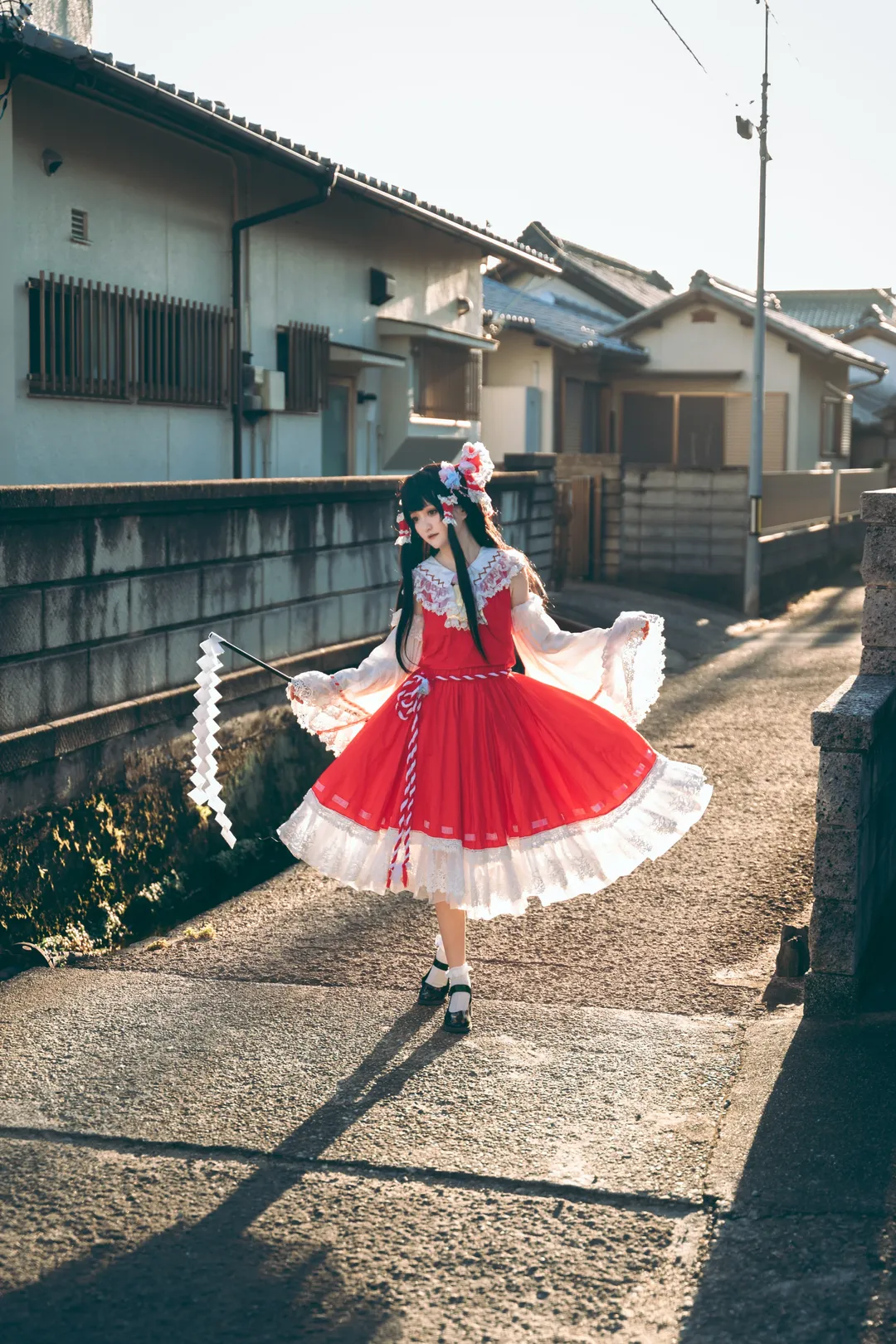 コスプレ, 東方Project, 白ストッキング, 日系ストリートスナップ, 赤と白のドレス - 3枚目