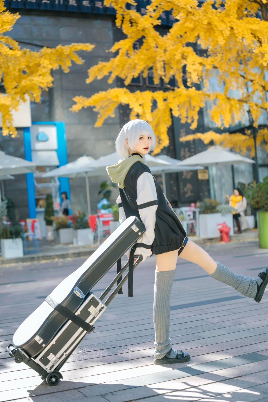 cosplay摄影, 要乐奈cos, BanG Dream! It's MyGO!!!!!, 秋日街拍, 灰色堆堆袜 - 第1张