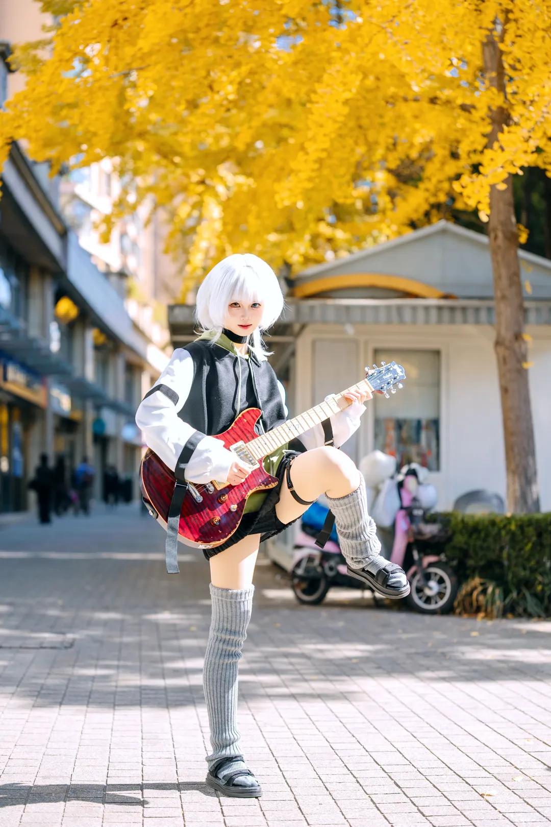 cosplay摄影, 要乐奈cos, BanG Dream! It's MyGO!!!!!, 秋日街拍, 灰色堆堆袜 - 第4张