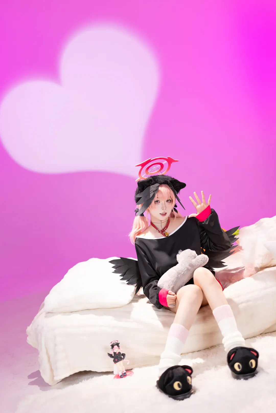 蔚蓝档案, 下江小春cos, 二次元萌系, 居家风穿搭, 粉色背景cosplay - 第1张