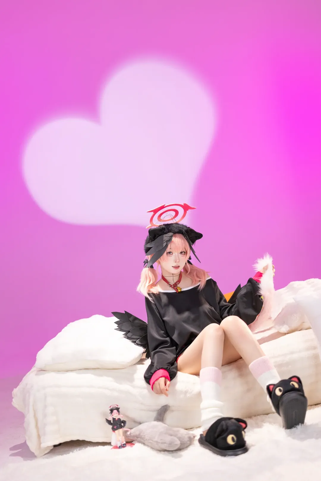 蔚蓝档案, 下江小春cos, 二次元萌系, 居家风穿搭, 粉色背景cosplay - 第2张