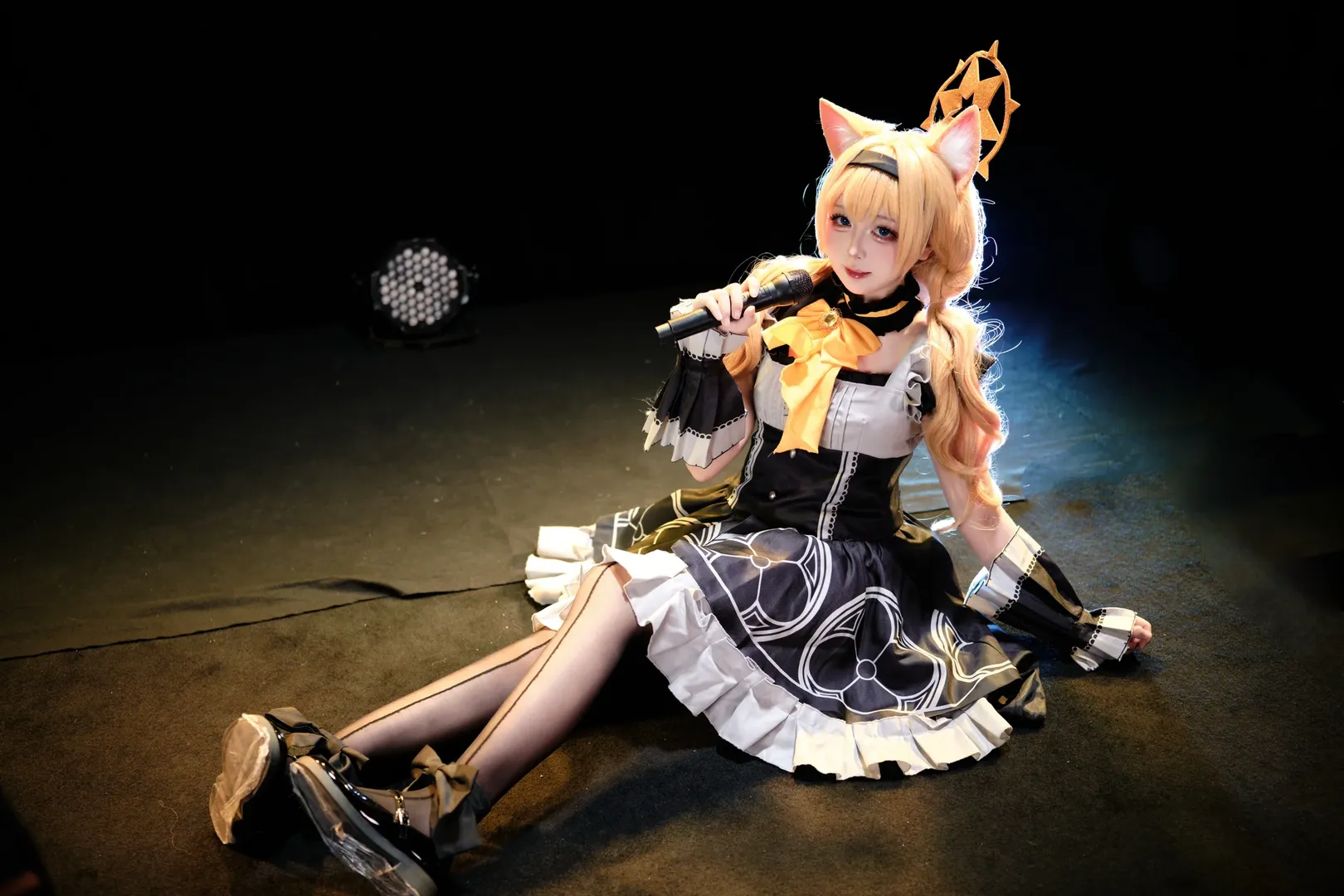 cosplay, Blue Archive, Iochi Mari cosplay, Black tights outfit, Stage Girl