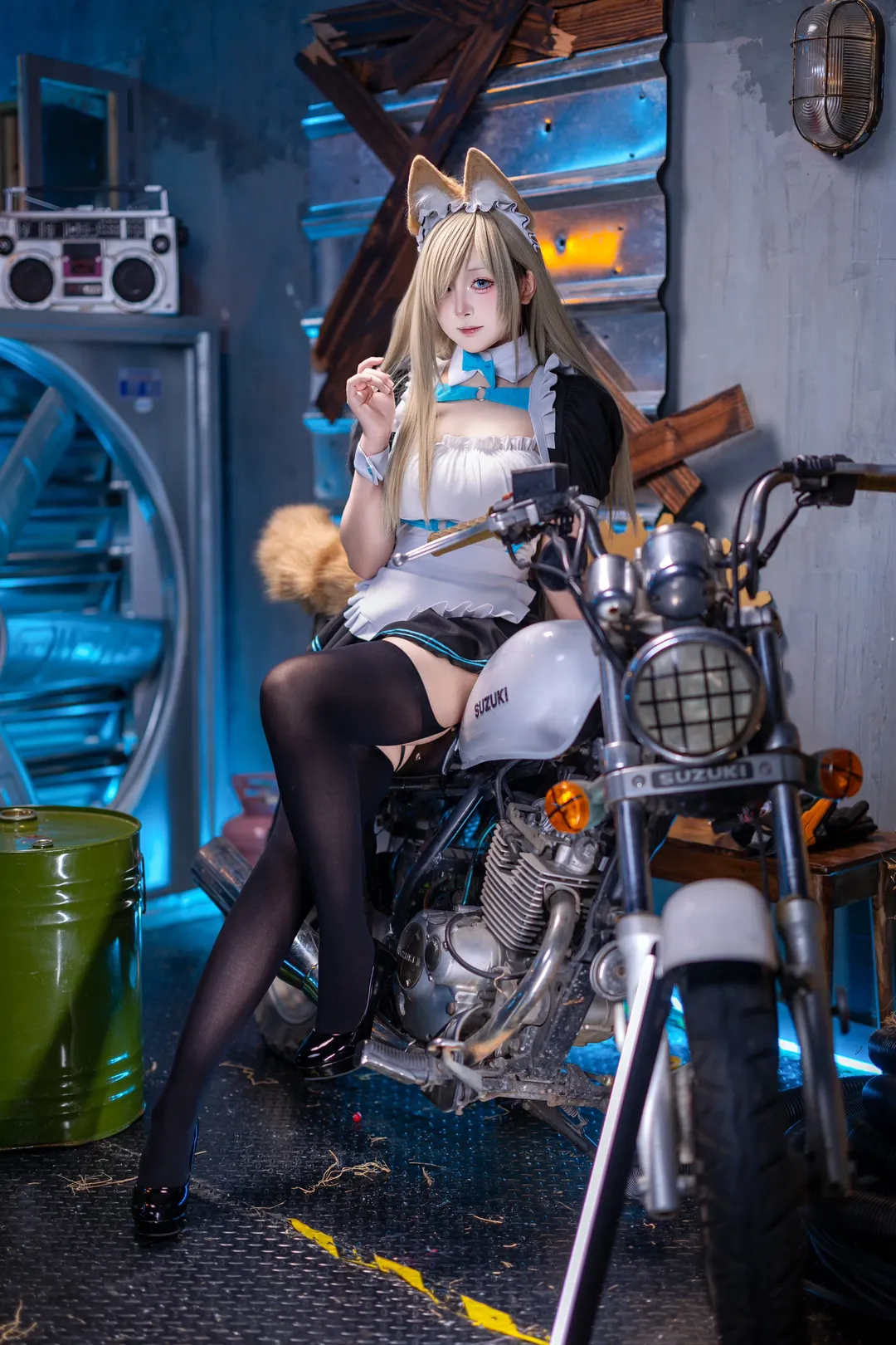 蔚蓝档案, 黑丝穿搭, 明日奈cos, 女仆装cosplay, 机车少女